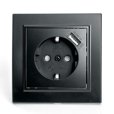 Розетка 1-местная c/з и с USB STEKKER, PST16-9011-03, 250В, 16А, с защитной шторкой, серия Эрна, чер