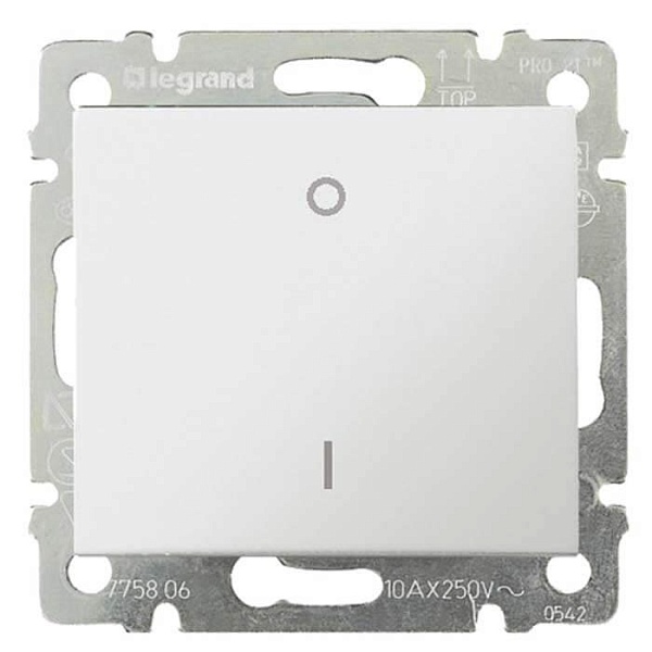 Выключатель одноклавишный трехполюсный Legrand Valena 10A 400V белый 774403