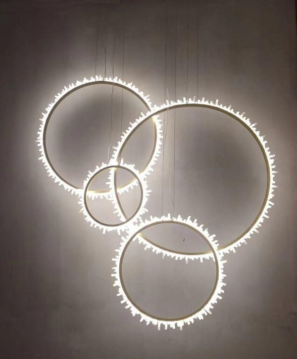 Светодиодный подвесной светильник L'Arte Luce Luxury Alone L40202 с элементами из хрусталя