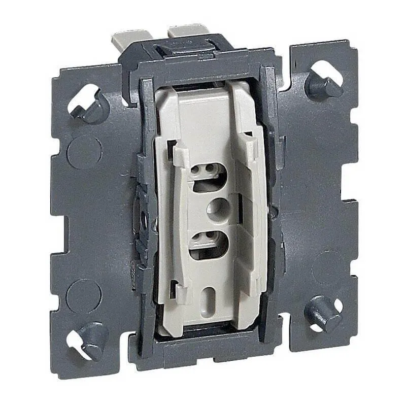 Переключатель одноклавишный промежуточный Legrand Celiane 10A 230V 067005